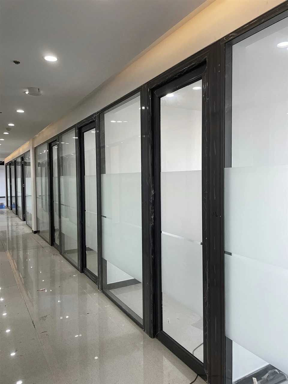 aluminum glass divider